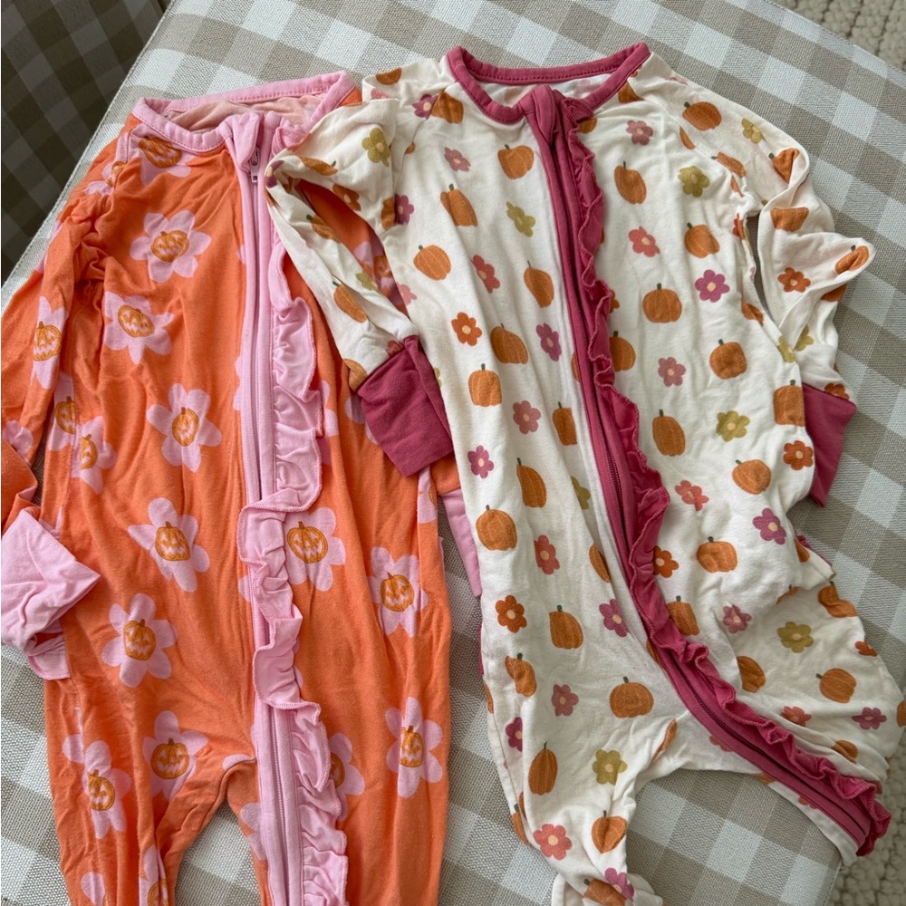 Poppy kids Co jack-o-lantern and floral pumpkin zippy jammies 12-18 months